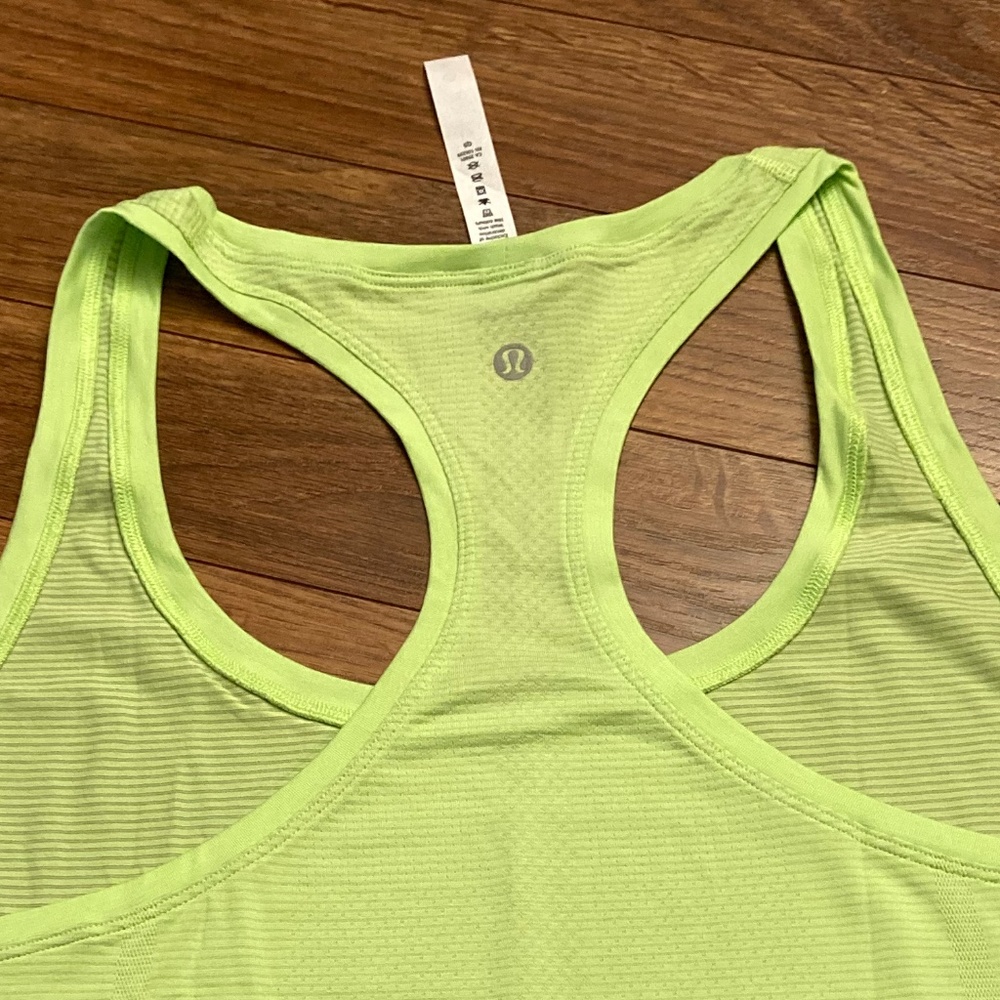 Lululemon Swiftly Tech Racerback Tank 2.0 - size 18